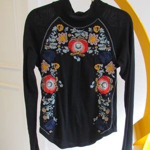 Free People embroidered mock turtleneck size M